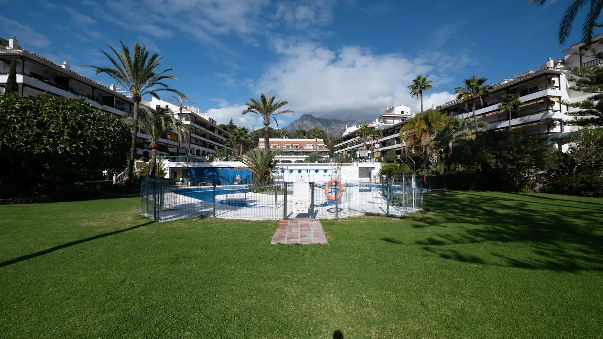 Apartment Cozy Studio In Marbella 5 Min Walk To The Beach Spain